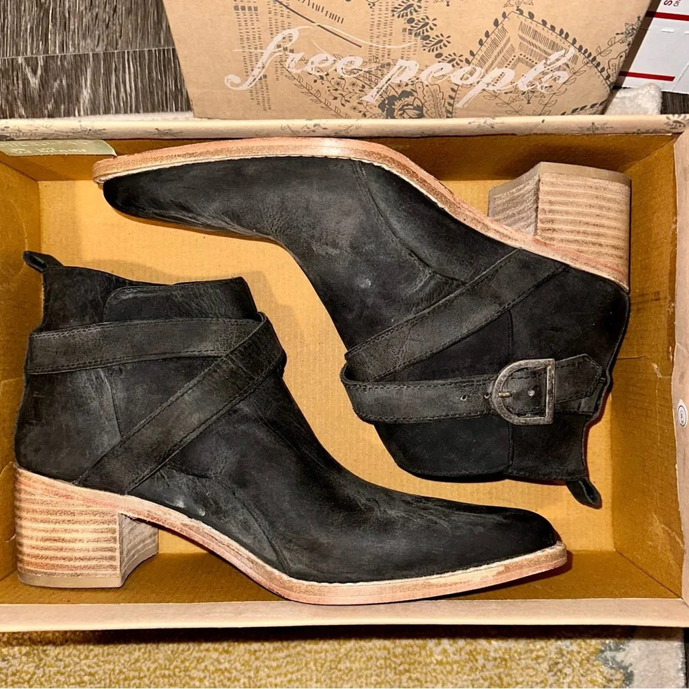 FREE PEOPLE Leather Booties